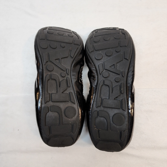 Prada Black Patent Ballerina Flats Prada Size 38.5 US 8.5 made in Italy ๐ฎ๐น - Picture 5 of 8